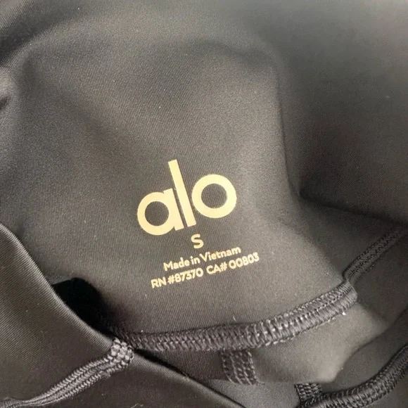 ALO Yoga Jet Black Performance Leggings - Picture 2 of 2